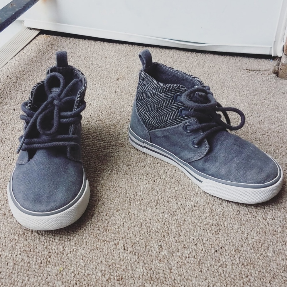C8 9T High Tops